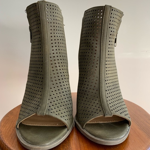 Women’s Army Green Open Toes Booties - Picture 2 of 2